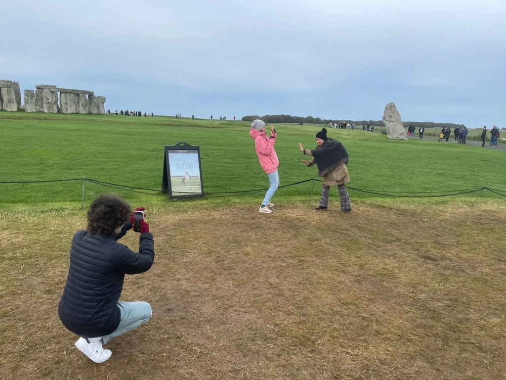 stonehenge tourists